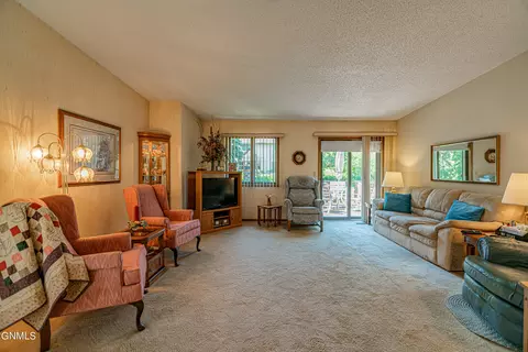 409 Brandon Dr, Bismarck, ND 58503 photo 6