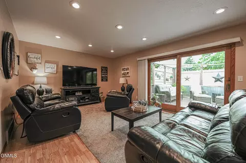 1122 Morningside St, Bismarck, ND 58501 photo 13