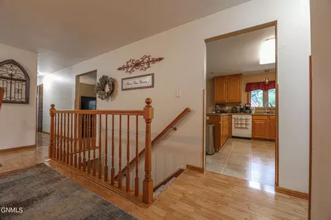 1122 Morningside St, Bismarck, ND 58501 photo 4
