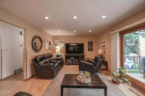 1122 Morningside St, Bismarck, ND 58501 photo 11