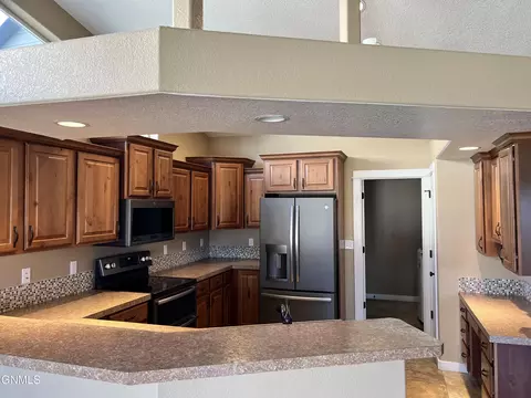 1555 Creekside Dr, Williston, ND 58801 photo 11