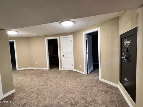 1555 Creekside Dr, Williston, ND 58801 photo 21
