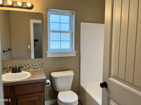 1555 Creekside Dr, Williston, ND 58801 photo 18