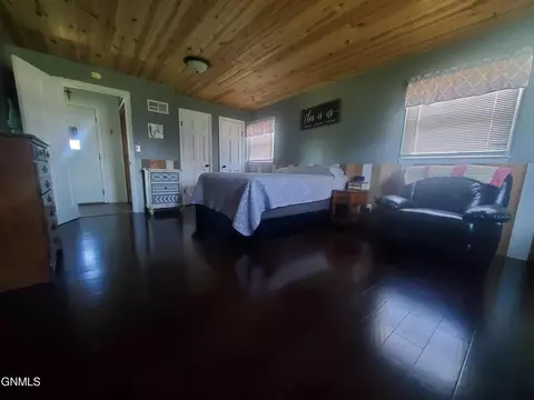11 3rd Street Sw St SW, Bowman, ND 58623 photo 6