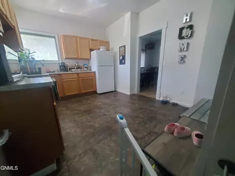 11 3rd Street Sw St SW, Bowman, ND 58623 photo 2