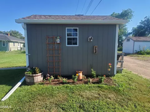 11 3rd Street Sw St SW, Bowman, ND 58623 photo 11