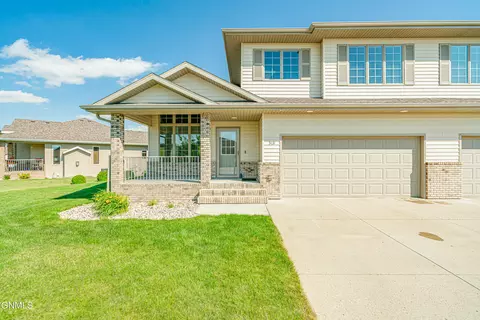 3431 Thunderbird Ln, Bismarck, ND 58503 photo 1