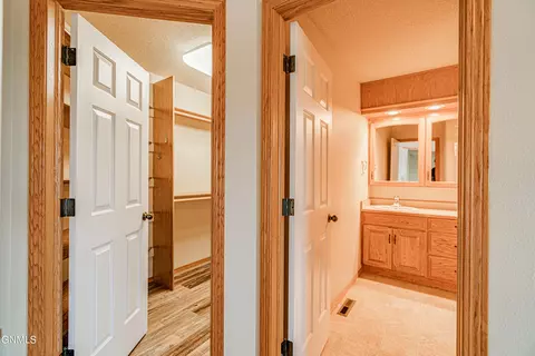 3431 Thunderbird Ln, Bismarck, ND 58503 photo 42
