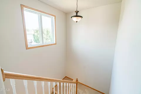 3431 Thunderbird Ln, Bismarck, ND 58503 photo 31