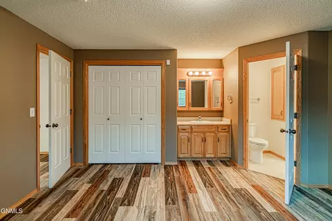 3431 Thunderbird Ln, Bismarck, ND 58503 photo 64