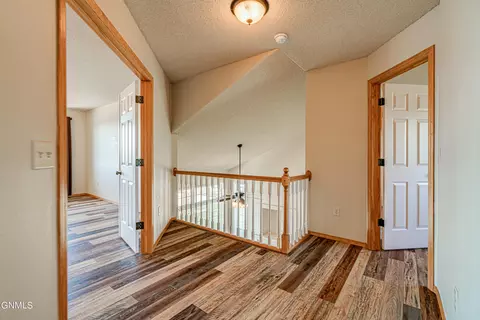 3431 Thunderbird Ln, Bismarck, ND 58503 photo 33