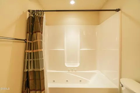 3431 Thunderbird Ln, Bismarck, ND 58503 photo 54