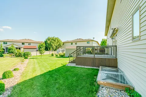 3431 Thunderbird Ln, Bismarck, ND 58503 photo 75