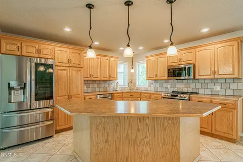 3431 Thunderbird Ln, Bismarck, ND 58503 photo 14