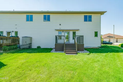 3431 Thunderbird Ln, Bismarck, ND 58503 photo 77