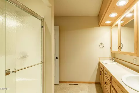 3431 Thunderbird Ln, Bismarck, ND 58503 photo 46