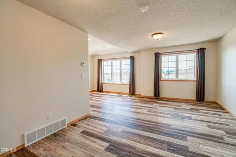 3431 Thunderbird Ln, Bismarck, ND 58503 photo 36