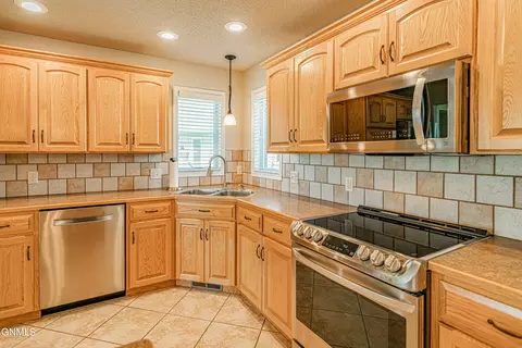 3431 Thunderbird Ln, Bismarck, ND 58503 photo 16