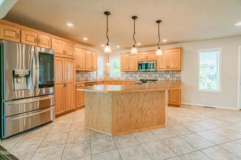 3431 Thunderbird Ln, Bismarck, ND 58503 photo 6