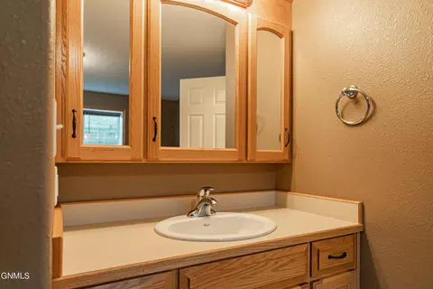 3431 Thunderbird Ln, Bismarck, ND 58503 photo 65