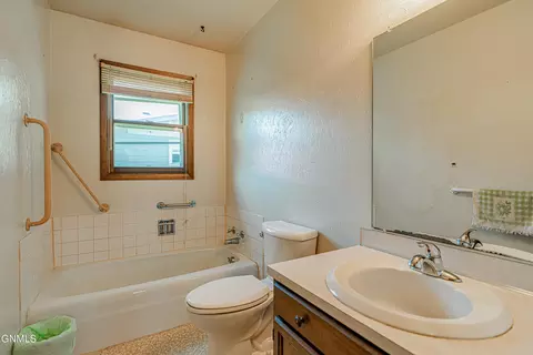 717 16th St S, Bismarck, ND 58504 photo 22