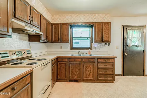 717 16th St S, Bismarck, ND 58504 photo 13