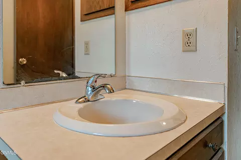 717 16th St S, Bismarck, ND 58504 photo 24