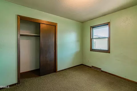 717 16th St S, Bismarck, ND 58504 photo 19