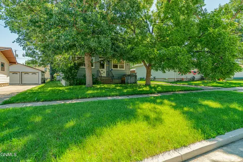 717 16th St S, Bismarck, ND 58504 photo 45