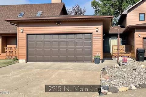 2215 N Main Ct, Williston, ND 58801 photo 1