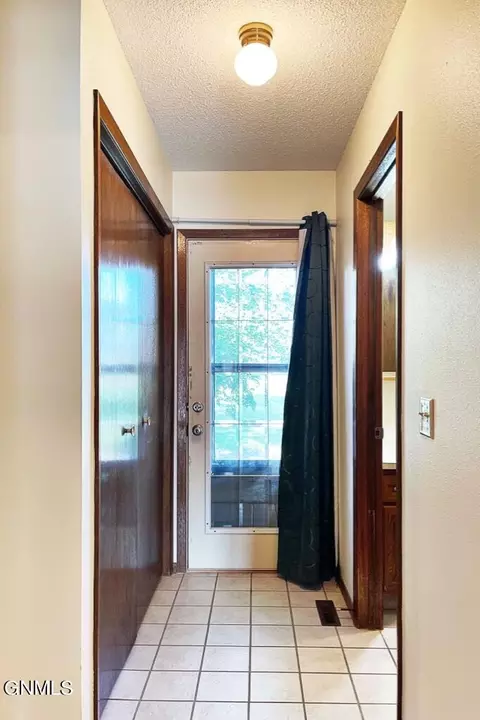 2215 N Main Ct, Williston, ND 58801 photo 16