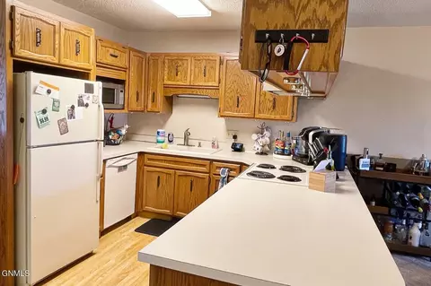 2215 N Main Ct, Williston, ND 58801 photo 21