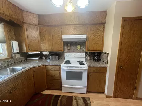 401 3rd St SW, Steele, ND 58482 photo 13