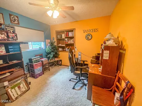 401 3rd St SW, Steele, ND 58482 photo 27