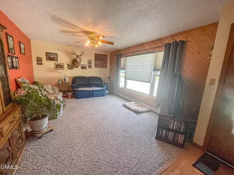 401 3rd St SW, Steele, ND 58482 photo 17