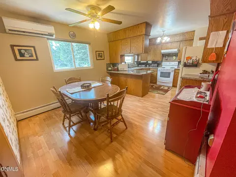401 3rd St SW, Steele, ND 58482 photo 15