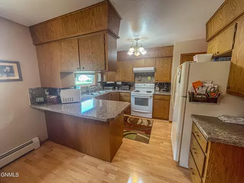 401 3rd St SW, Steele, ND 58482 photo 12