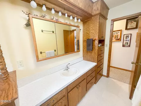401 3rd St SW, Steele, ND 58482 photo 21