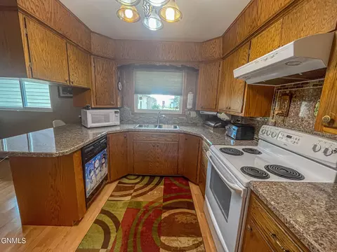 401 3rd St SW, Steele, ND 58482 photo 11