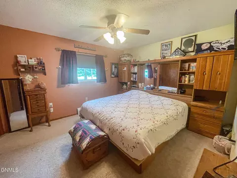 401 3rd St SW, Steele, ND 58482 photo 23