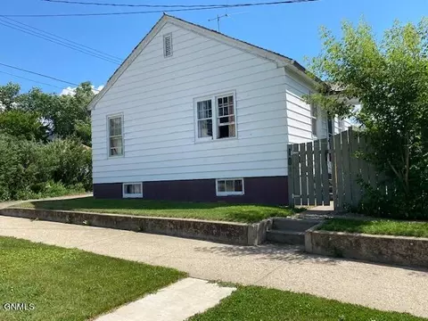 822 1st Ave E, Williston, ND 58801 photo 30