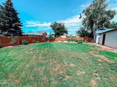 701 1st Ave E, Williston, ND 58801 photo 12