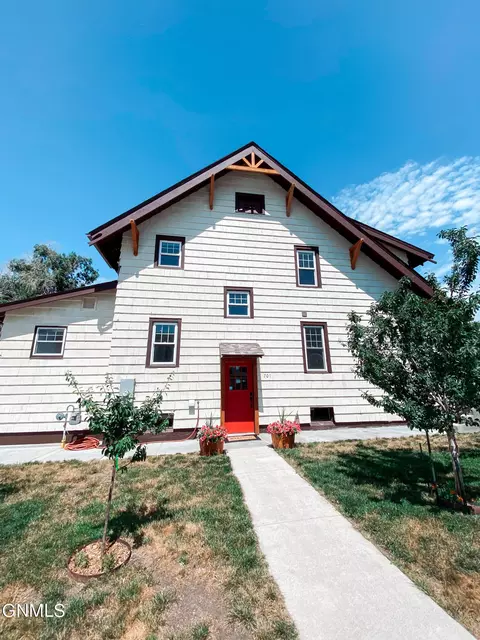 701 1st Ave E, Williston, ND 58801 photo 7