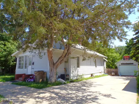 610 E Central Ave, Minot, ND 58701 photo 4