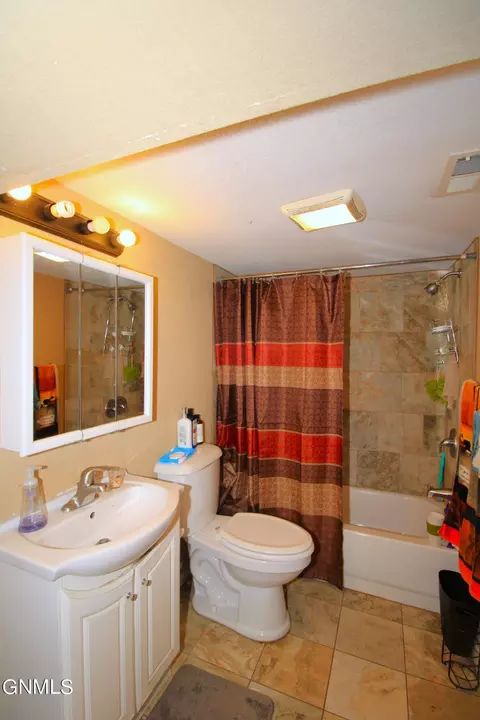 610 E Central Ave, Minot, ND 58701 photo 19