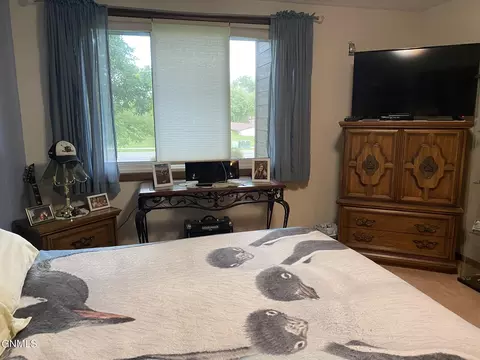 433 Brandon Dr, Bismarck, ND 58503 photo 46