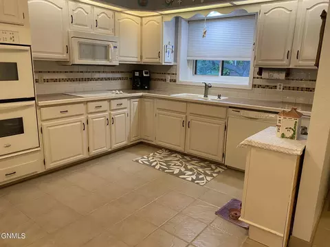 433 Brandon Dr, Bismarck, ND 58503 photo 56