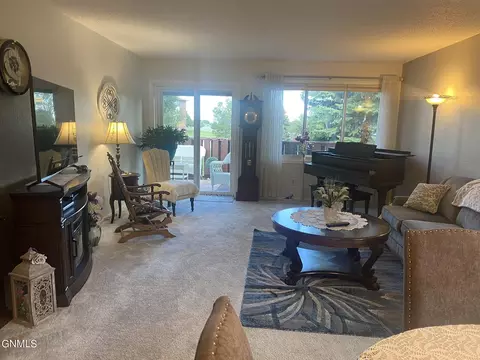 433 Brandon Dr, Bismarck, ND 58503 photo 14