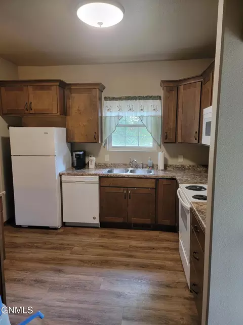 401 3 Ave NE, Mandan, ND 58554 photo 11
