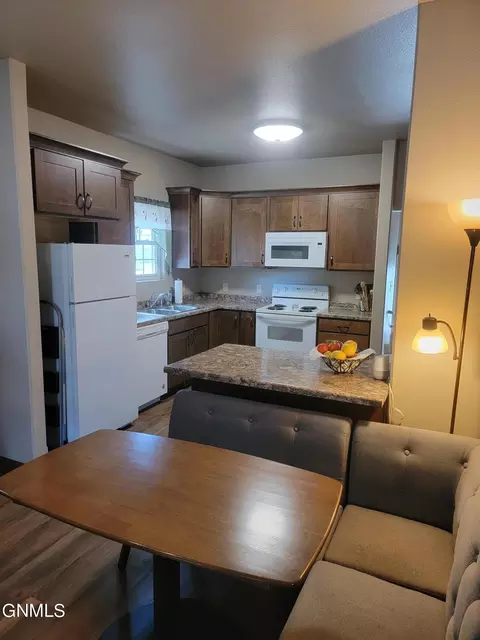 401 3 Ave NE, Mandan, ND 58554 photo 10